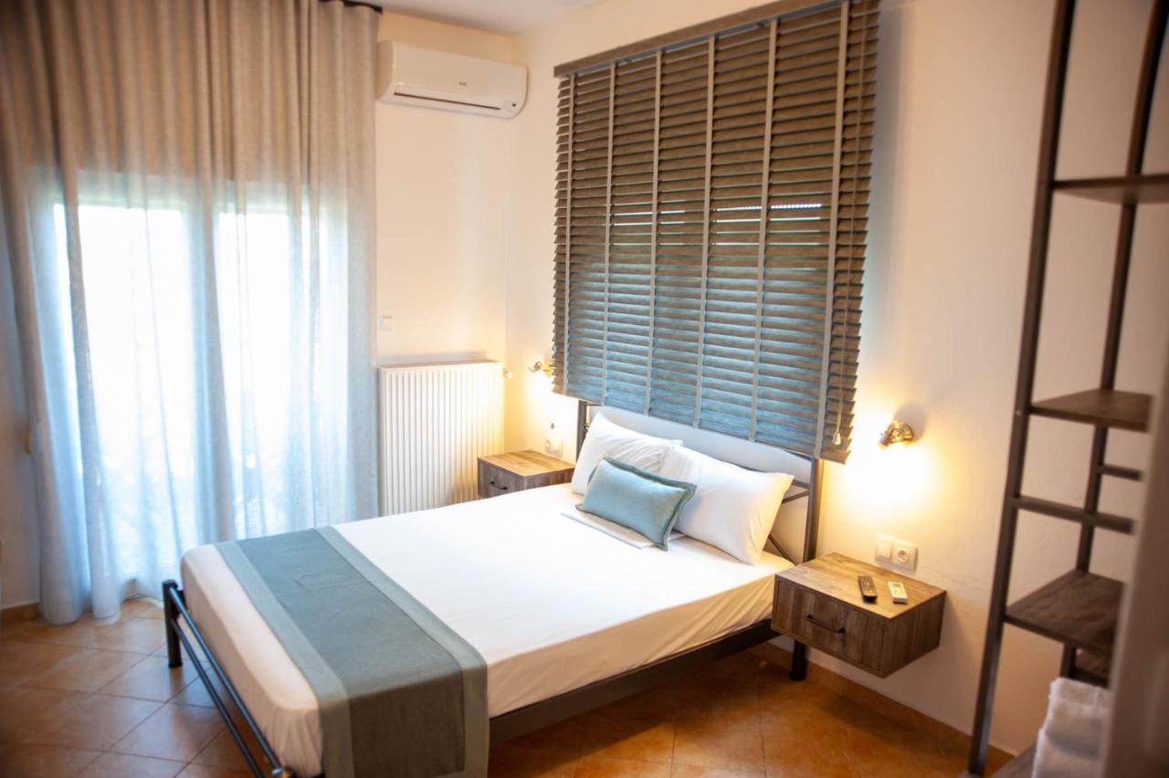 Alexandros Hotel Apartments Vourvourou Exterior foto