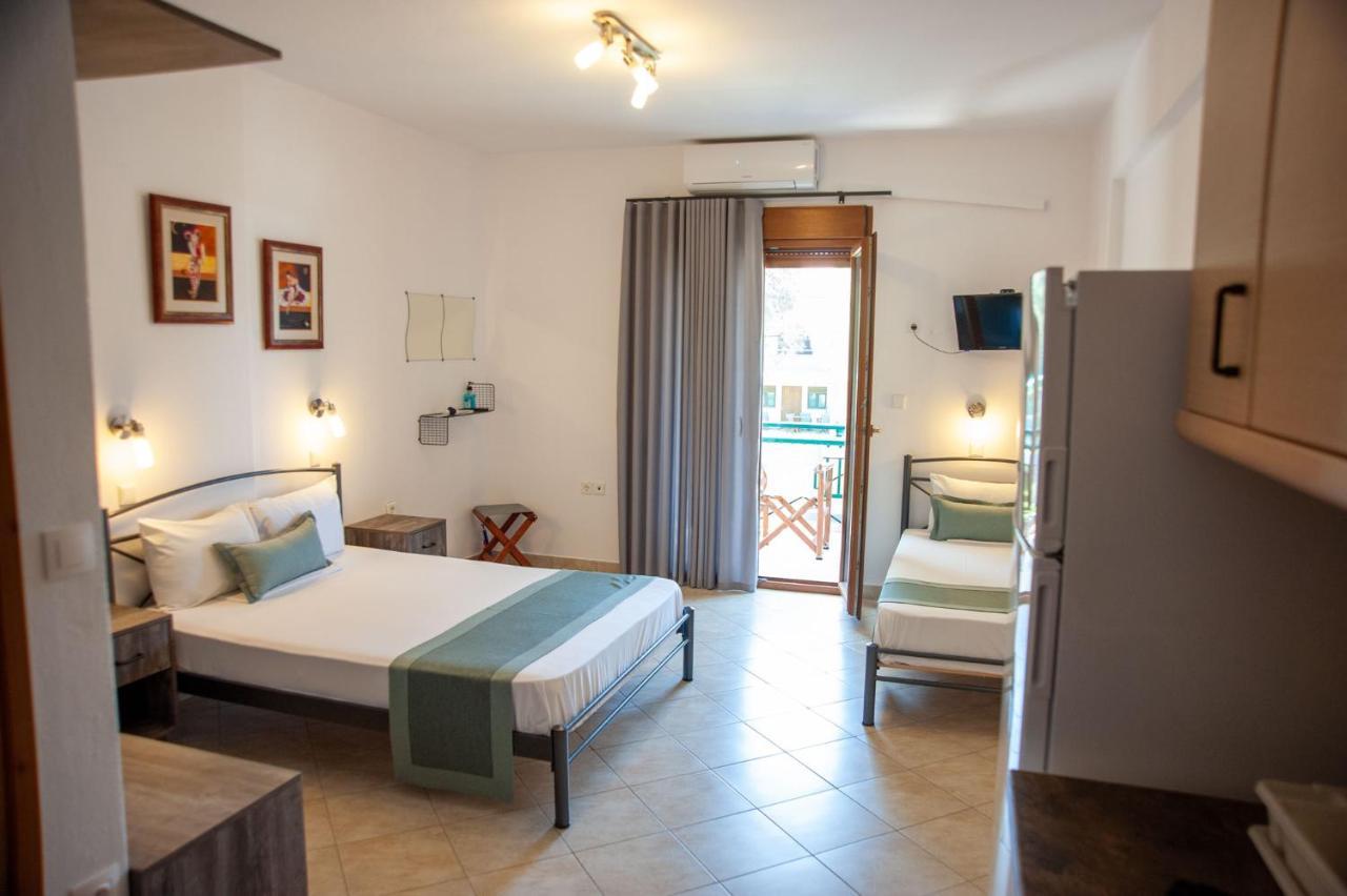 Alexandros Hotel Apartments Vourvourou Exterior foto
